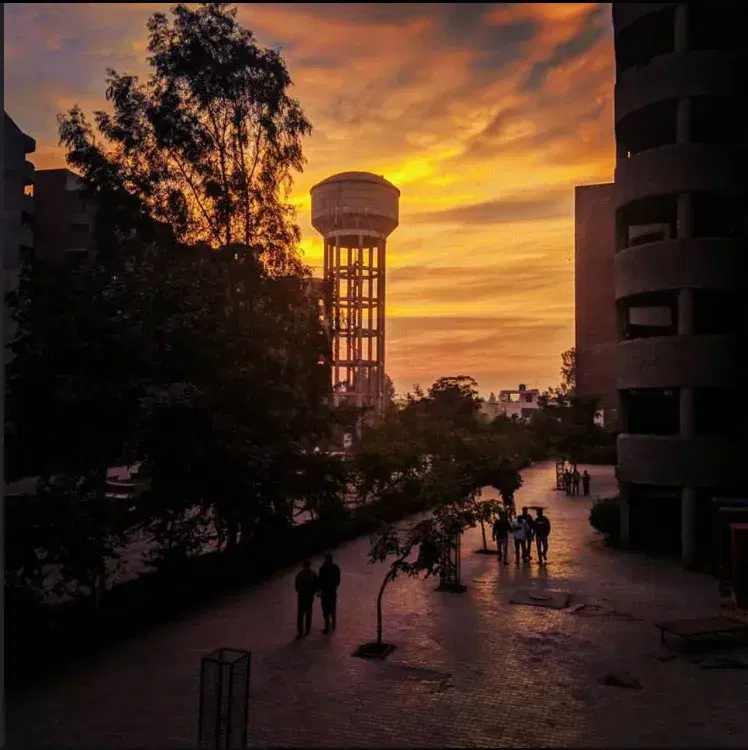 LPU Powered by Emversity College photo 25